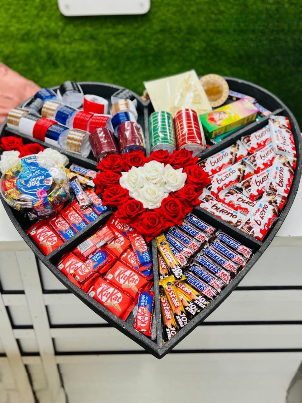 Luxury heart shape bangle and chocolate gift box