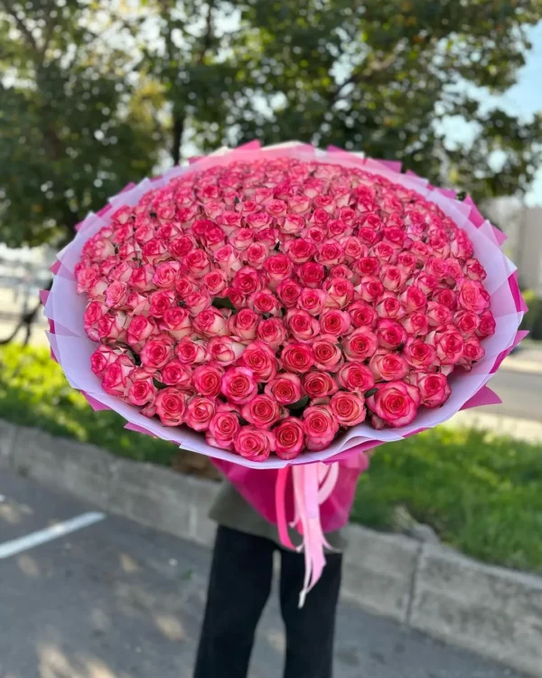 Exquisite 201-Piece Rose Bouquet: A Symphony of Elegance and Love