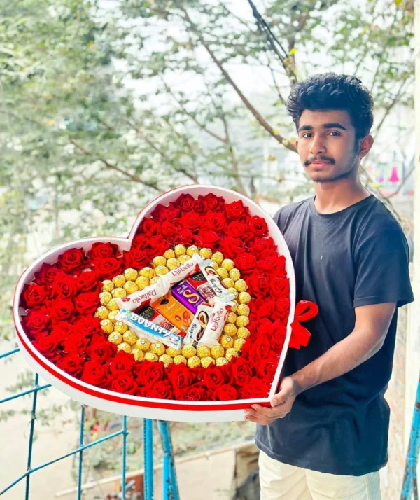 Luxurious Heart Flower Hamper