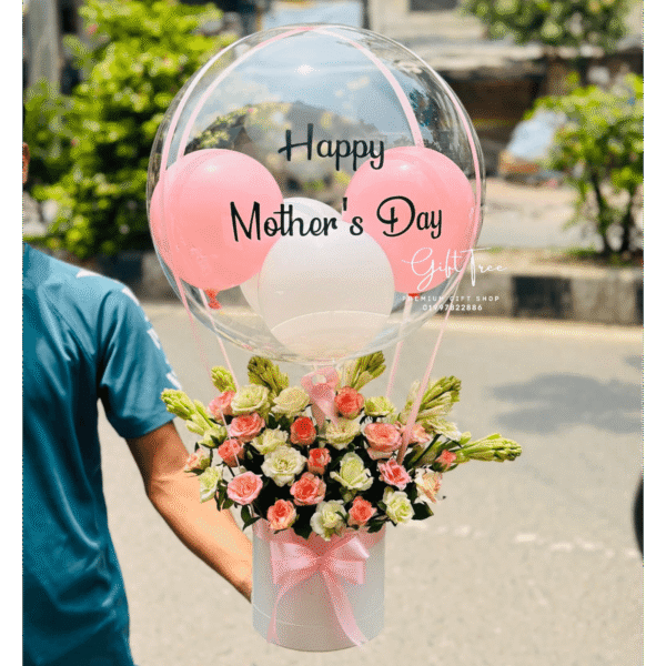 Luxury Mother’s Day Balloon & Natural Rose Bouquet